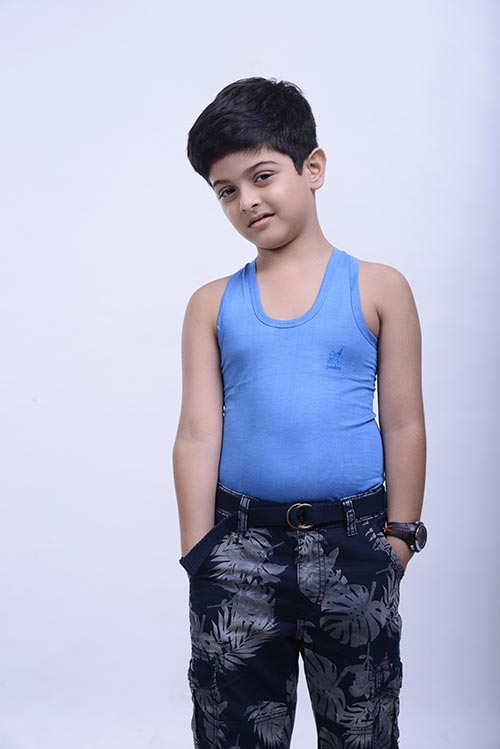 Kid’s Vest AMP_7579